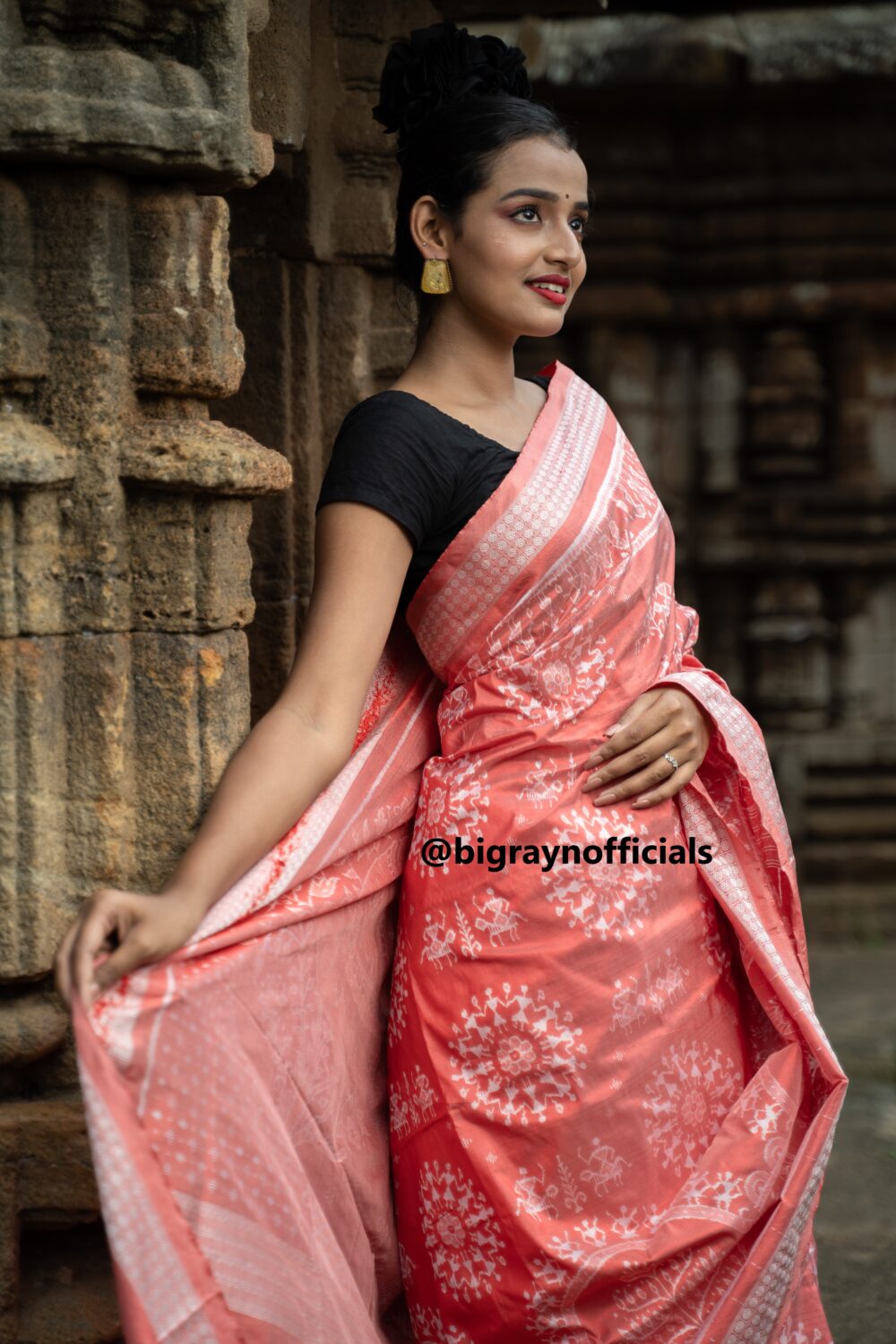 Buy Ivory-Red Sambalpuri Ikat Cotton Saree Online at Jaypore.com