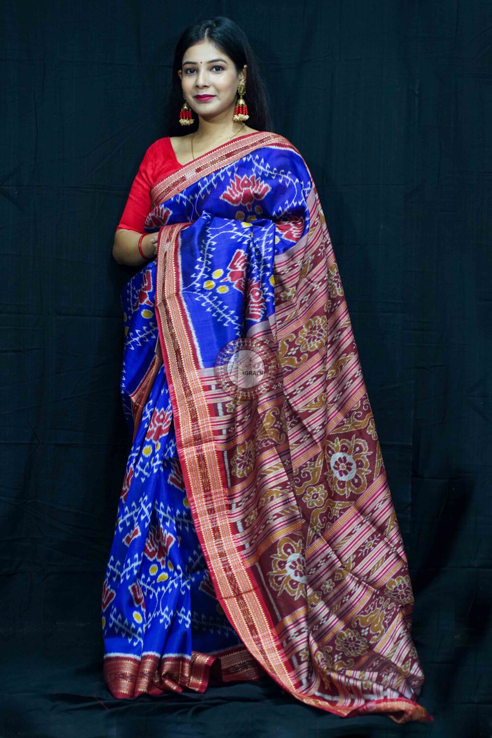 Brownish pink malbari silk saree with lotus motif batik print all over COST  : 10500 INR ** Click on the link to pay and buy ** https://rzp.io/l/10wSXtQ  | By Vasthram Silk |